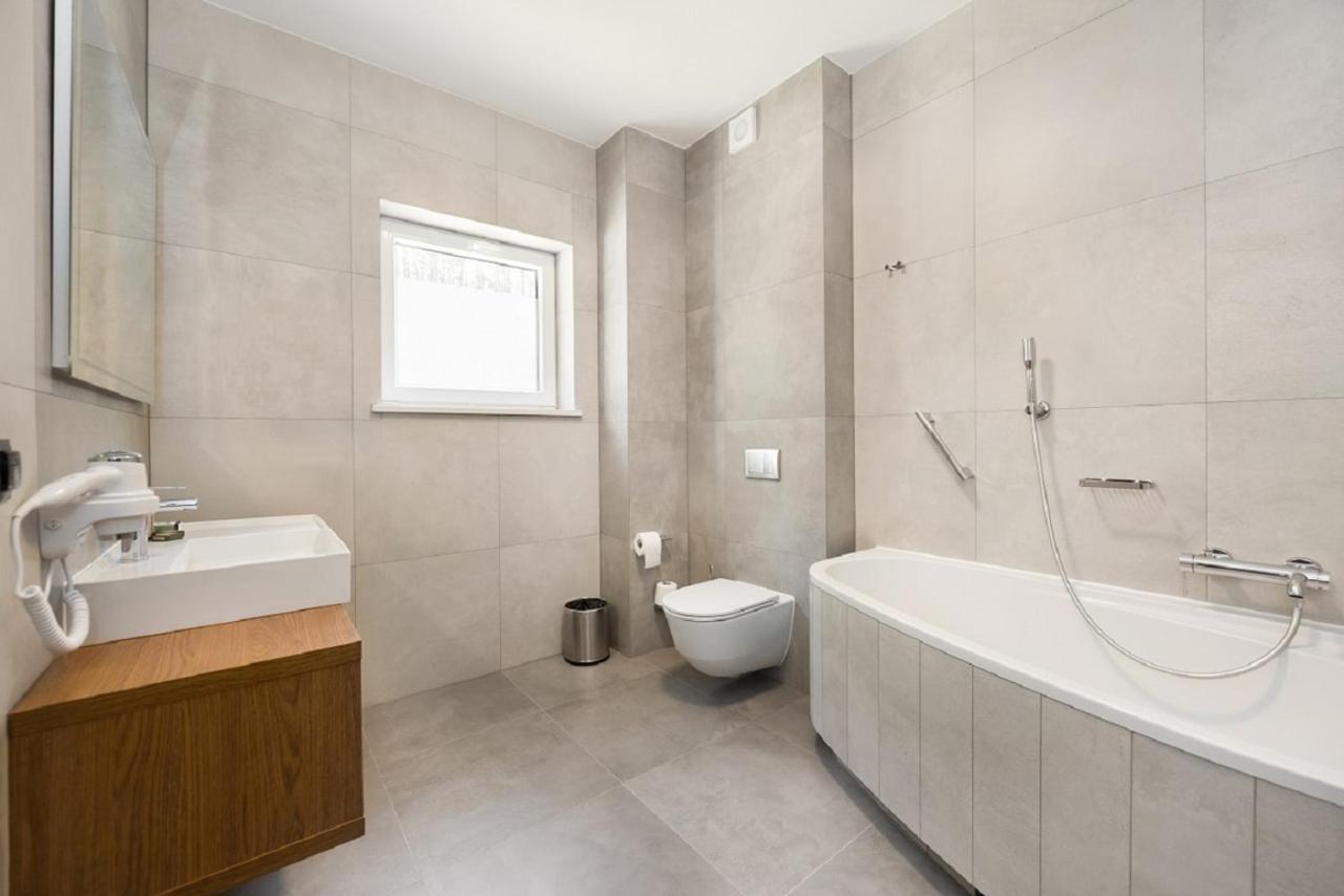 Rezydencja Sosnowa Luxury Hotel Янов Любелски Екстериор снимка