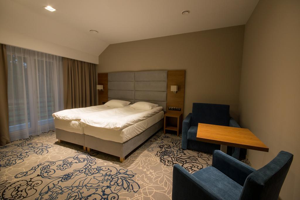 Rezydencja Sosnowa Luxury Hotel Янов Любелски Екстериор снимка