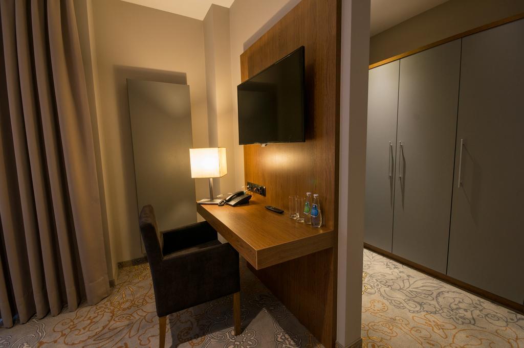 Rezydencja Sosnowa Luxury Hotel Янов Любелски Екстериор снимка