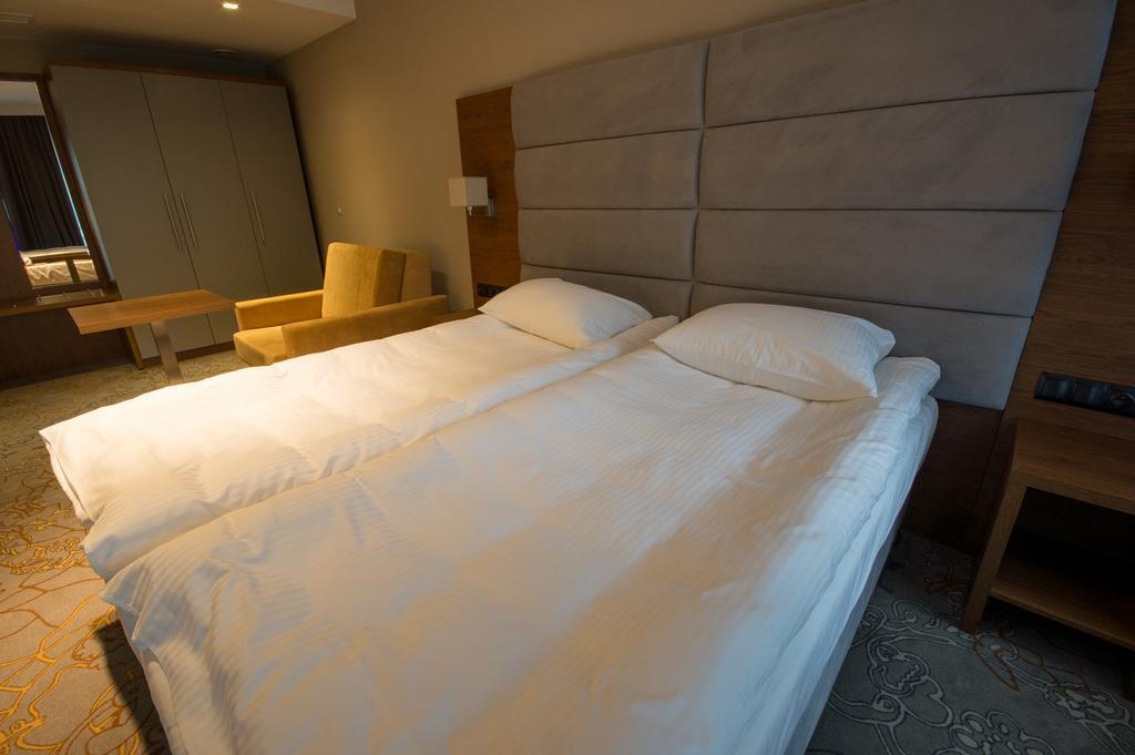 Rezydencja Sosnowa Luxury Hotel Янов Любелски Екстериор снимка