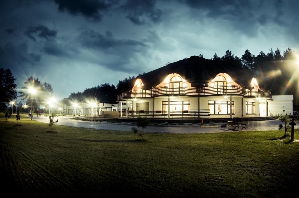 Rezydencja Sosnowa Luxury Hotel Янов Любелски Екстериор снимка
