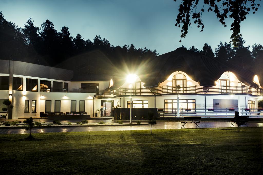 Rezydencja Sosnowa Luxury Hotel Янов Любелски Екстериор снимка