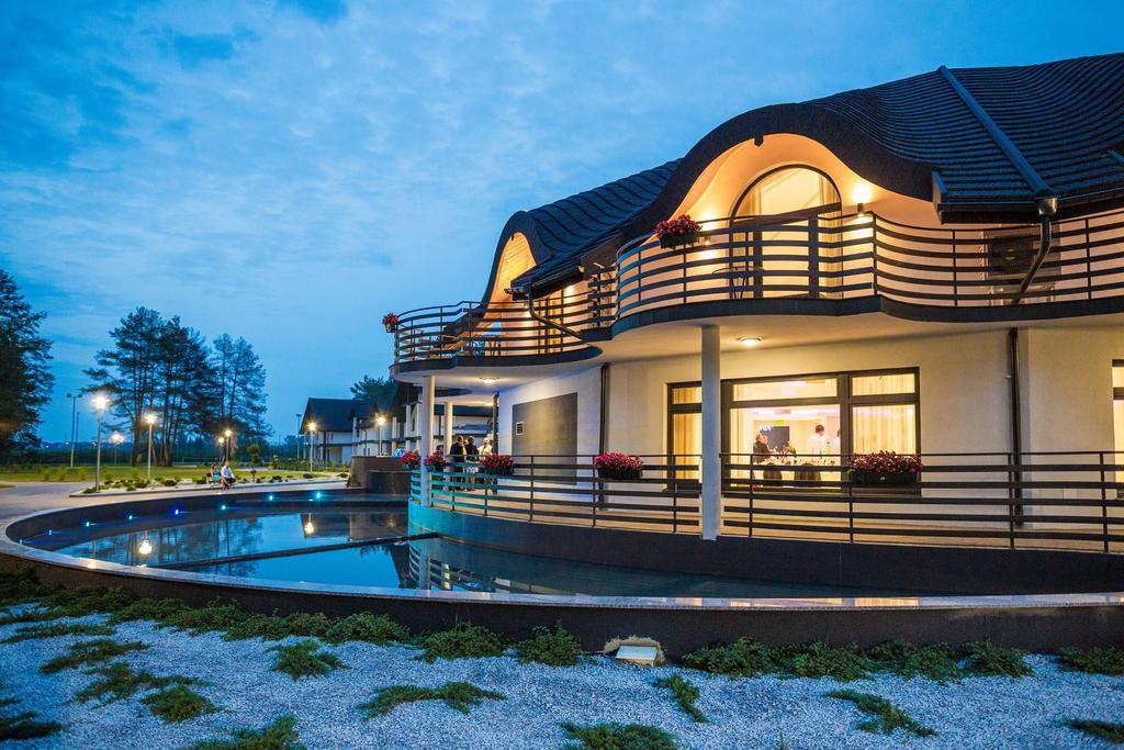 Rezydencja Sosnowa Luxury Hotel Янов Любелски Екстериор снимка
